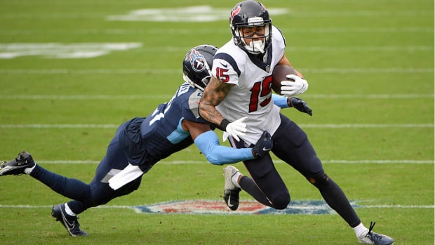 Will Fuller catches a pass